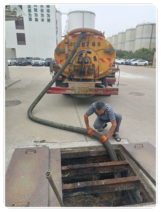 镇坪隔油池清掏