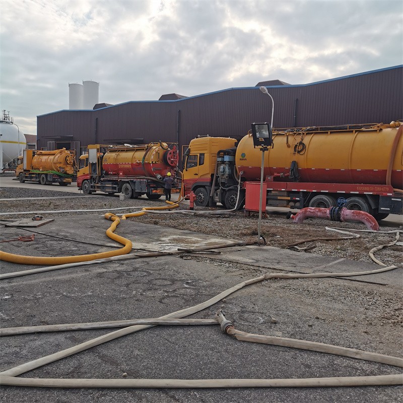 镇坪污水池清理