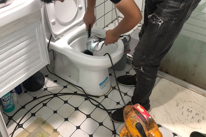 镇坪马桶堵塞自己疏通还是找师傅?专业上门服务让你省时更省心