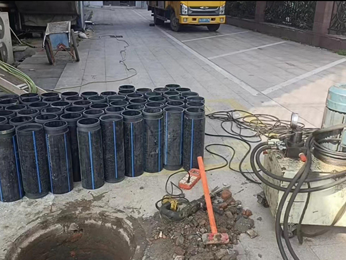 镇坪PE置换管厂家 DN315置换管 非开挖管短管置换